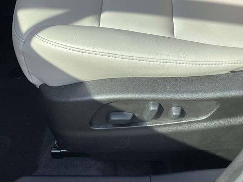 Certified 2023 Cadillac XT4 Luxury image 20