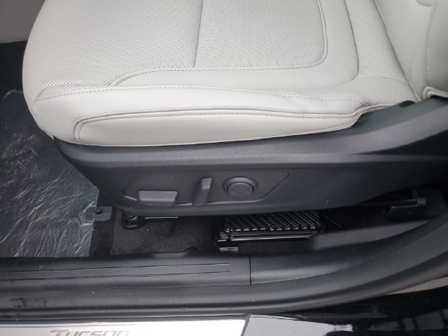 New 2026 Hyundai Tucson Limited AWD/4WD image 18