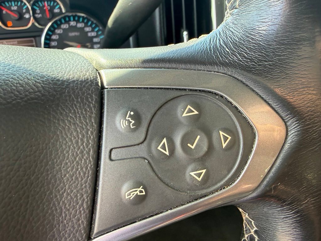 Used 2018 Chevrolet Silverado 1500 LT w/ LT Eassist Package RWD image 11