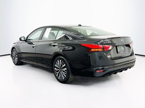 Used 2025 Nissan Altima 2.5 SV FWD image 5