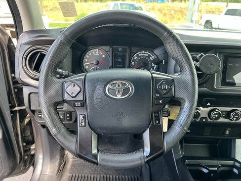 Used 2019 Toyota Tacoma SR w/ SR Convenience Package AWD/4WD image 31