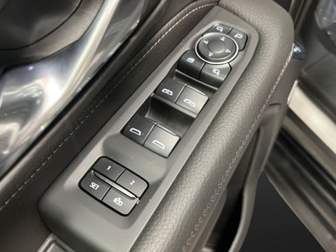 Used 2024 GMC Yukon XL Denali AWD/4WD image 21