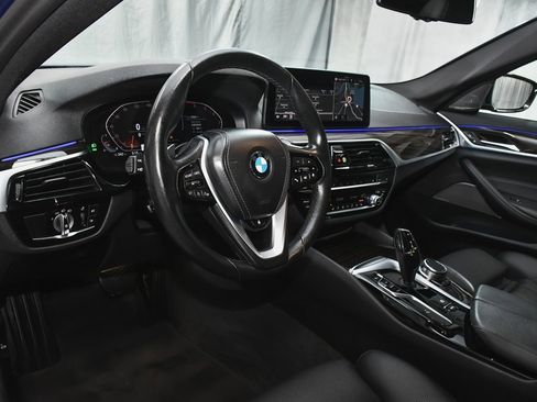 Used 2023 BMW 530i xDrive w/ Premium Package image 23