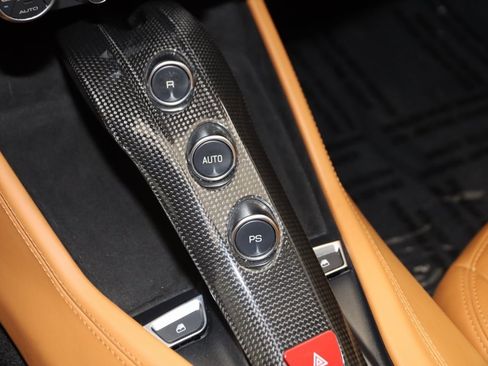 Used 2018 Ferrari California T image 8