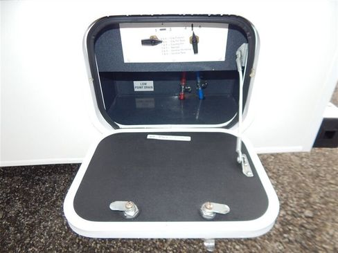 Used 2020 Chevrolet Express 4500 w/ RV Package image 19