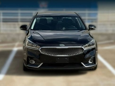 Used 2017 Kia Cadenza Premium image 2