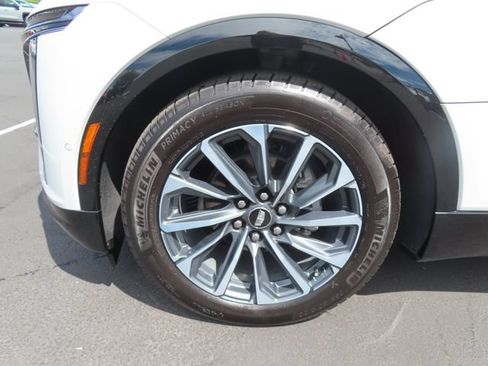 Used 2024 Cadillac Lyriq Sport AWD/4WD image 8