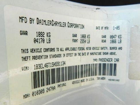 Used 2005 Dodge Stratus SXT image 18