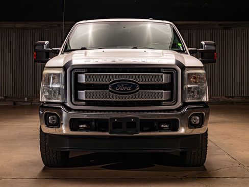 Used 2015 Ford F350 Platinum image 2