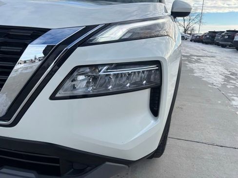 Used 2023 Nissan Rogue SV image 7