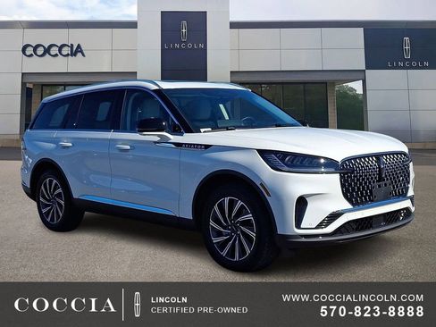 Certified 2025 Lincoln Aviator AWD image 3