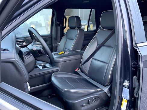 Used 2024 GMC Yukon SLT image 7