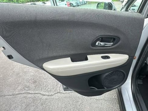 Used 2019 Honda HR-V LX image 28