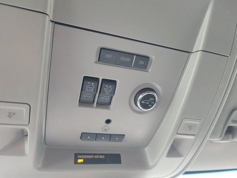 Used 2017 Chevrolet Tahoe Premier AWD/4WD image 39