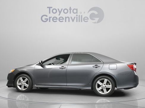 Used 2014 Toyota Camry SE FWD image 6