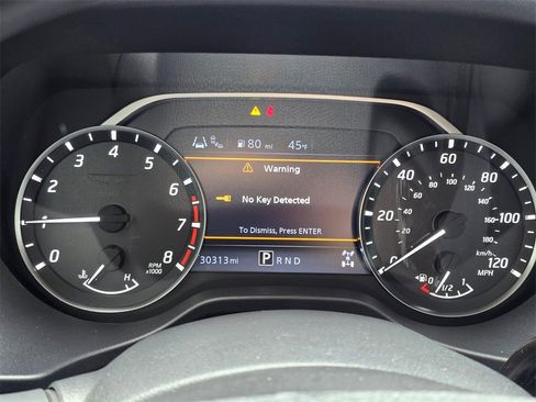 Used 2021 Nissan Titan SV w/ Accessory Utility Package image 25