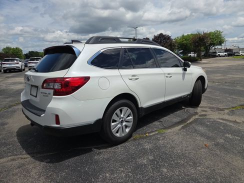 Used 2017 Subaru Outback 2.5i Premium AWD/4WD image 8