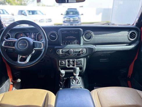 Used 2018 Jeep Wrangler Unlimited Sahara image 22