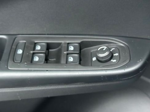 New 2026 Volkswagen Taos SE AWD/4WD image 19