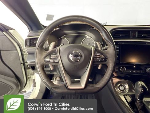 Used 2021 Nissan Maxima SR w/ Sport Mat Group FWD image 8