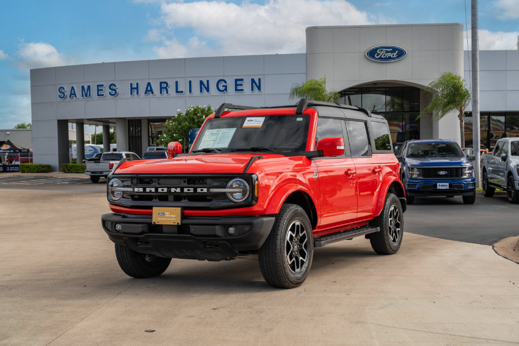 Certified 2023 Ford Bronco Outer Banks AWD/4WD image 1