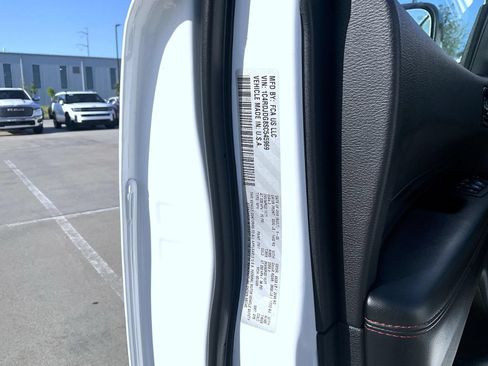 Used 2025 Dodge Durango GT AWD/4WD image 27