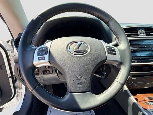 Used 2011 Lexus IS 250C w/ Luxury Pkg RWD image 17