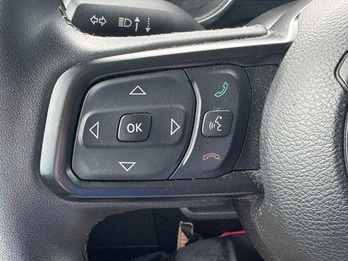 Used 2023 Jeep Gladiator Sport AWD/4WD image 18