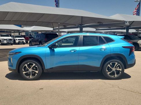 New 2026 Chevrolet Trax RS w/ Sunroof Package FWD image 5