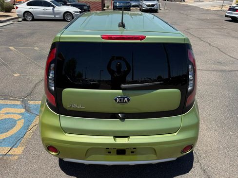 Used 2018 Kia Soul + FWD image 40