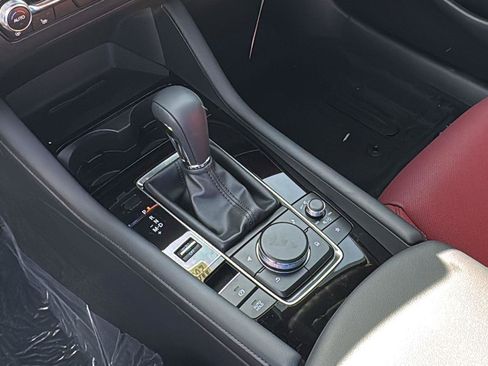 New 2026 MAZDA MAZDA3 Hatchback w/Premium Plus Pkg image 19