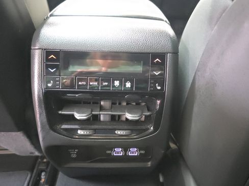 Used 2023 Jeep Grand Cherokee Overland w/ Adv Protech Group III image 19