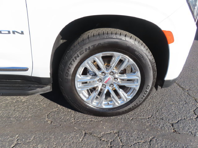 Used 2024 GMC Yukon XL SLT w/ SLT Luxury Package AWD/4WD image 10