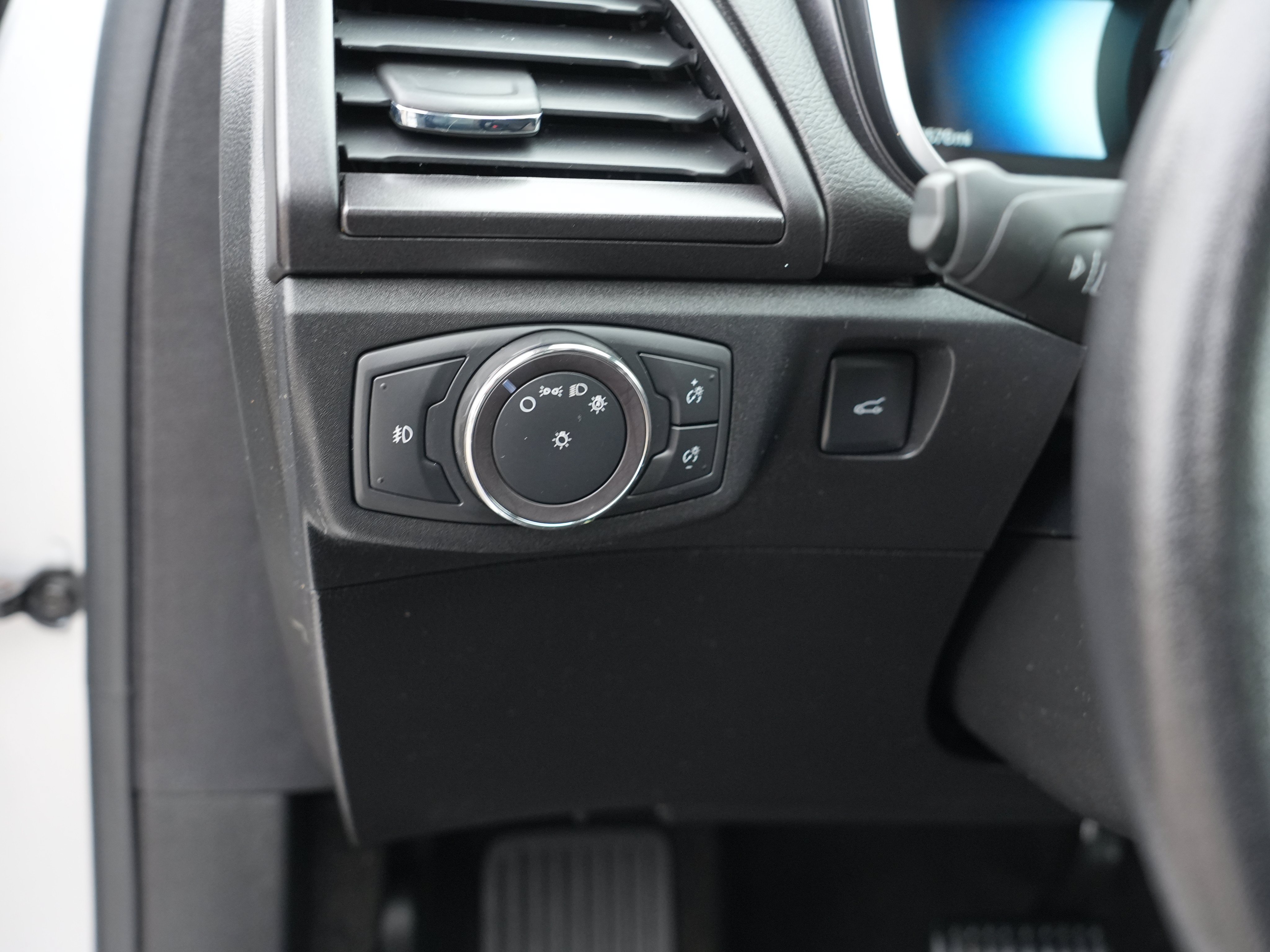 Used 2019 Ford Fusion Titanium FWD image 17