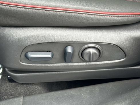 Used 2025 Chevrolet TrailBlazer RS w/ Driver Confidence Package image 16