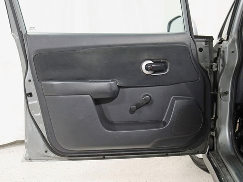 Used 2011 Nissan Versa 1.8 S FWD image 23