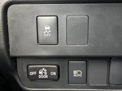 Used 2023 Toyota Tacoma SR AWD/4WD image 23