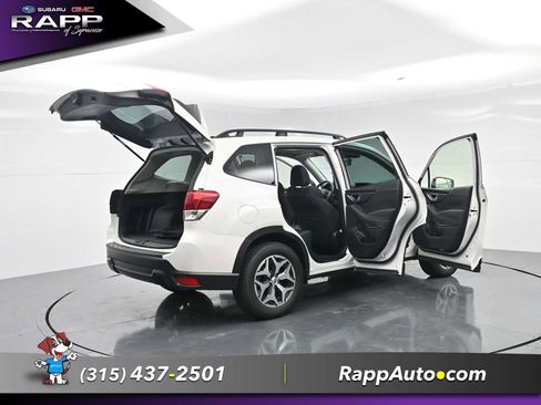 Used 2023 Subaru Forester Premium AWD/4WD image 38