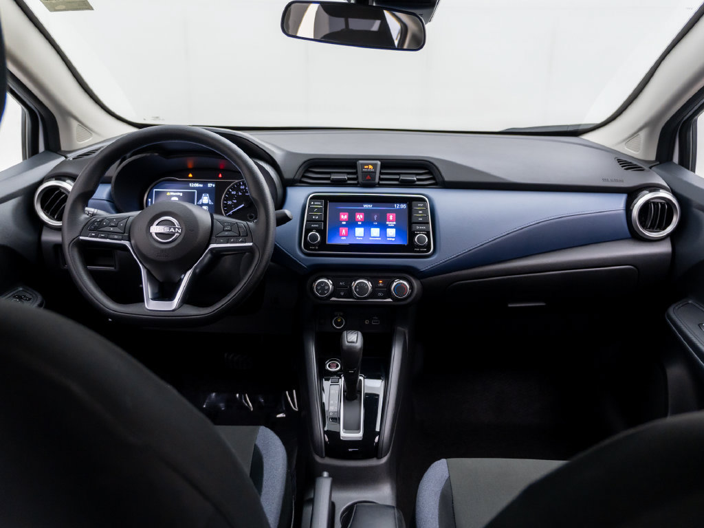 Used 2025 Nissan Versa SV FWD image 12