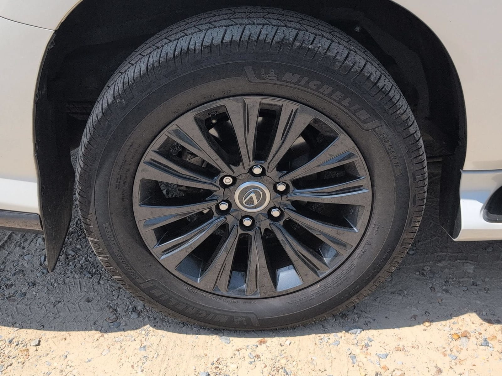 Used 2023 Lexus GX 460 Luxury w/ Sport Design Package AWD/4WD image 33