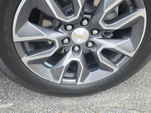 Used 2023 Chevrolet Suburban LT w/ Luxury Package image 22