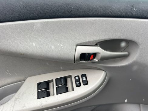 Used 2012 Toyota Corolla LE image 8