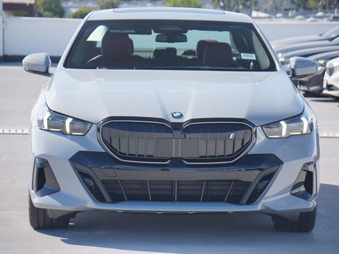 New 2026 BMW i5 eDrive40 w/ M Sport Package image 2