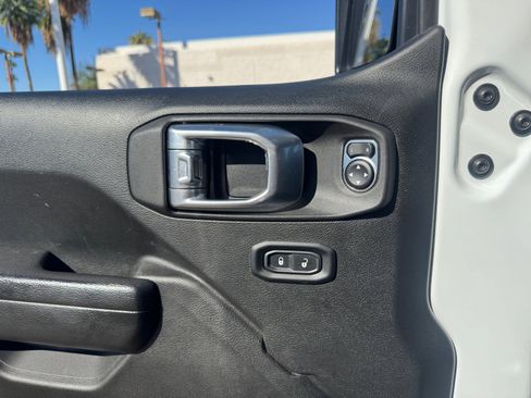 Used 2023 Jeep Gladiator Rubicon w/ Trailer Tow Package image 16