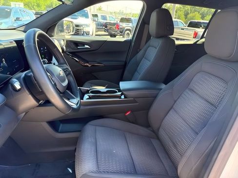 Used 2025 Chevrolet Equinox LT w/ Safety and Technology Package FWD image 13