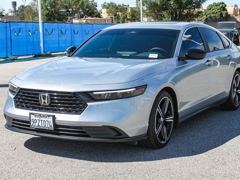 Used 2025 Honda Accord Sport image 3