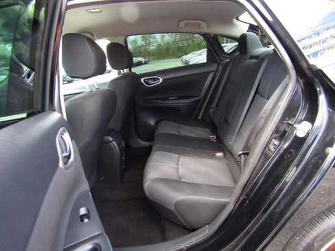 Used 2019 Nissan Sentra SR FWD image 18