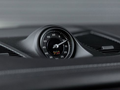 Used 2024 Porsche Cayenne Turbo image 31