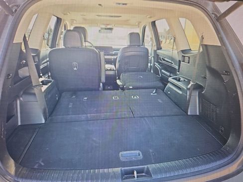 Used 2025 Kia Telluride S image 18