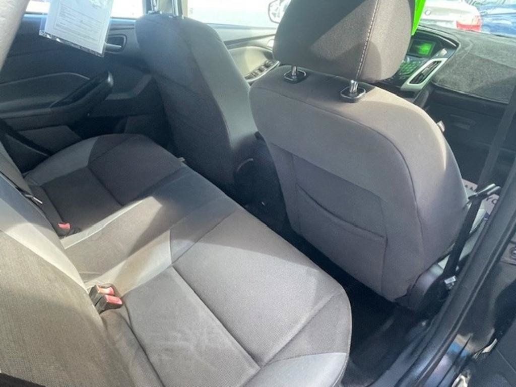 Used 2013 Ford Focus SE FWD image 13